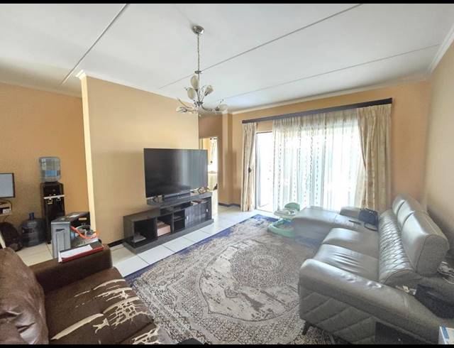 3 BEDROOM TOWNHOUSE FOR SALE IN GREENSTONE HILL